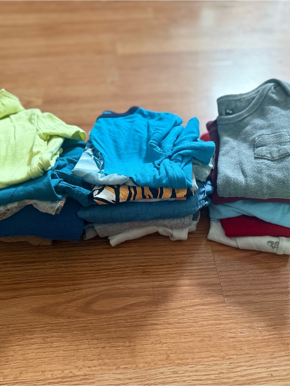 16 piece clothing bundle